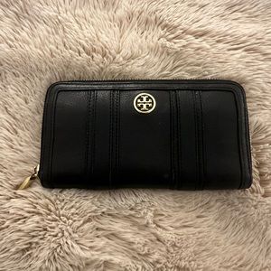 Tory Burch black  leather zip wallet clutch